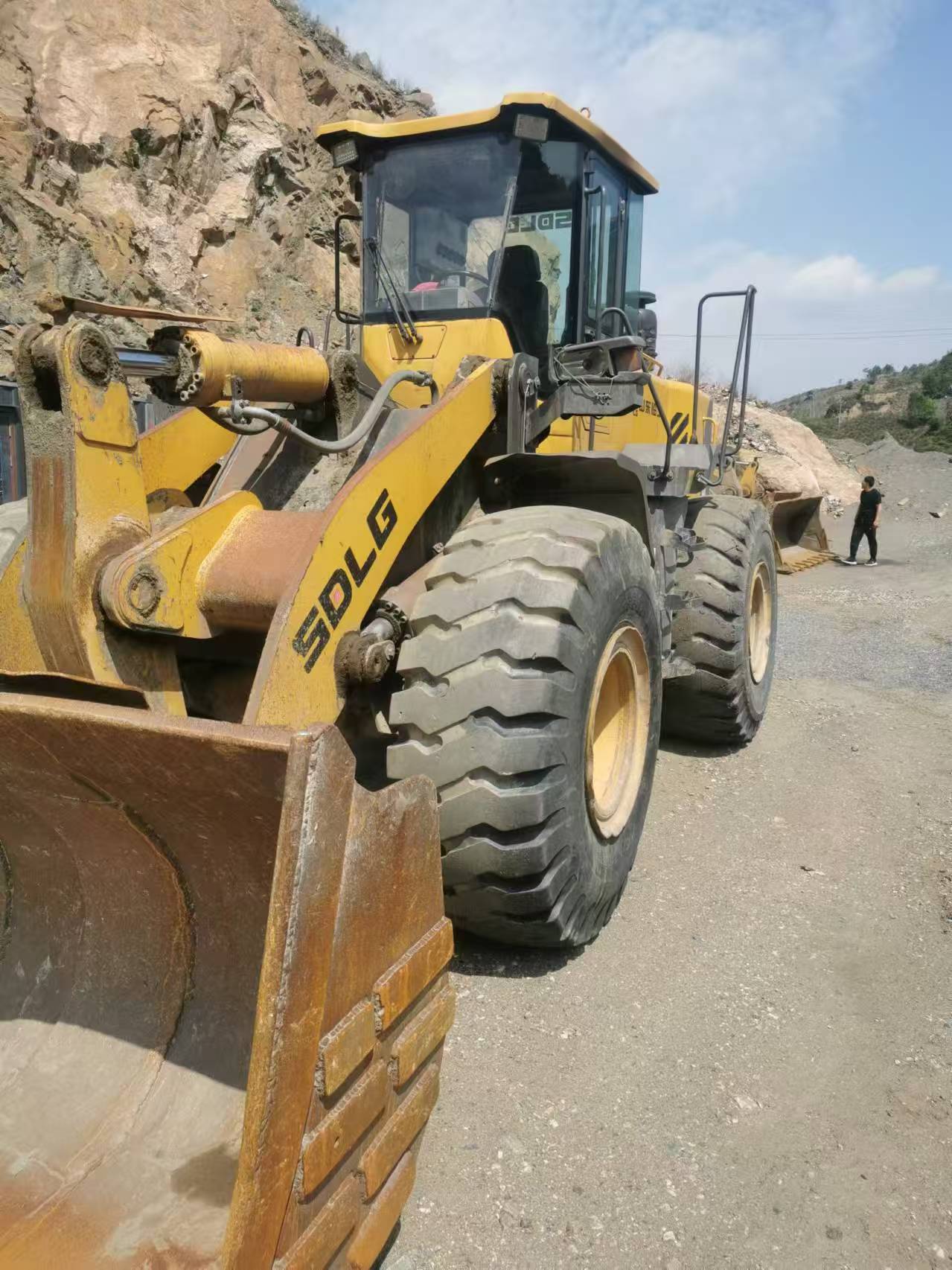 Shandong Lingong L953