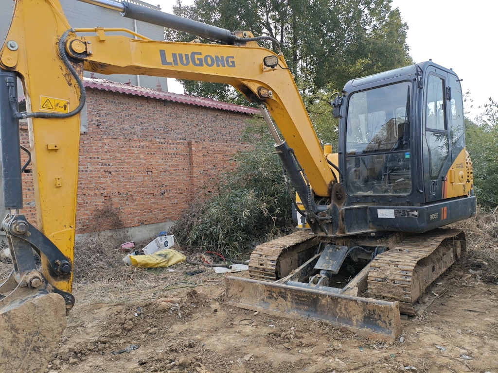 LiuGong CLG906E