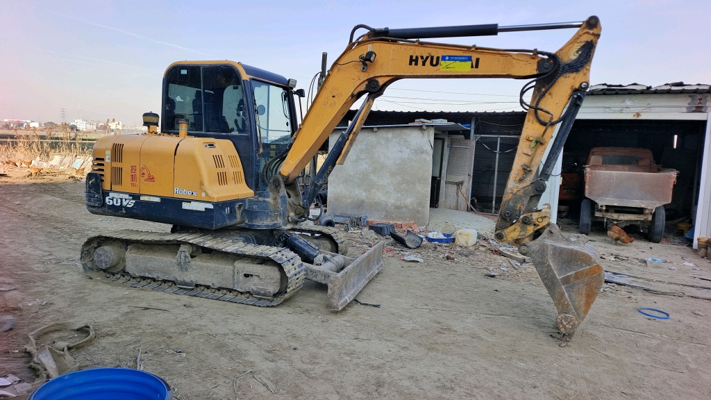 Hyundai R60VS