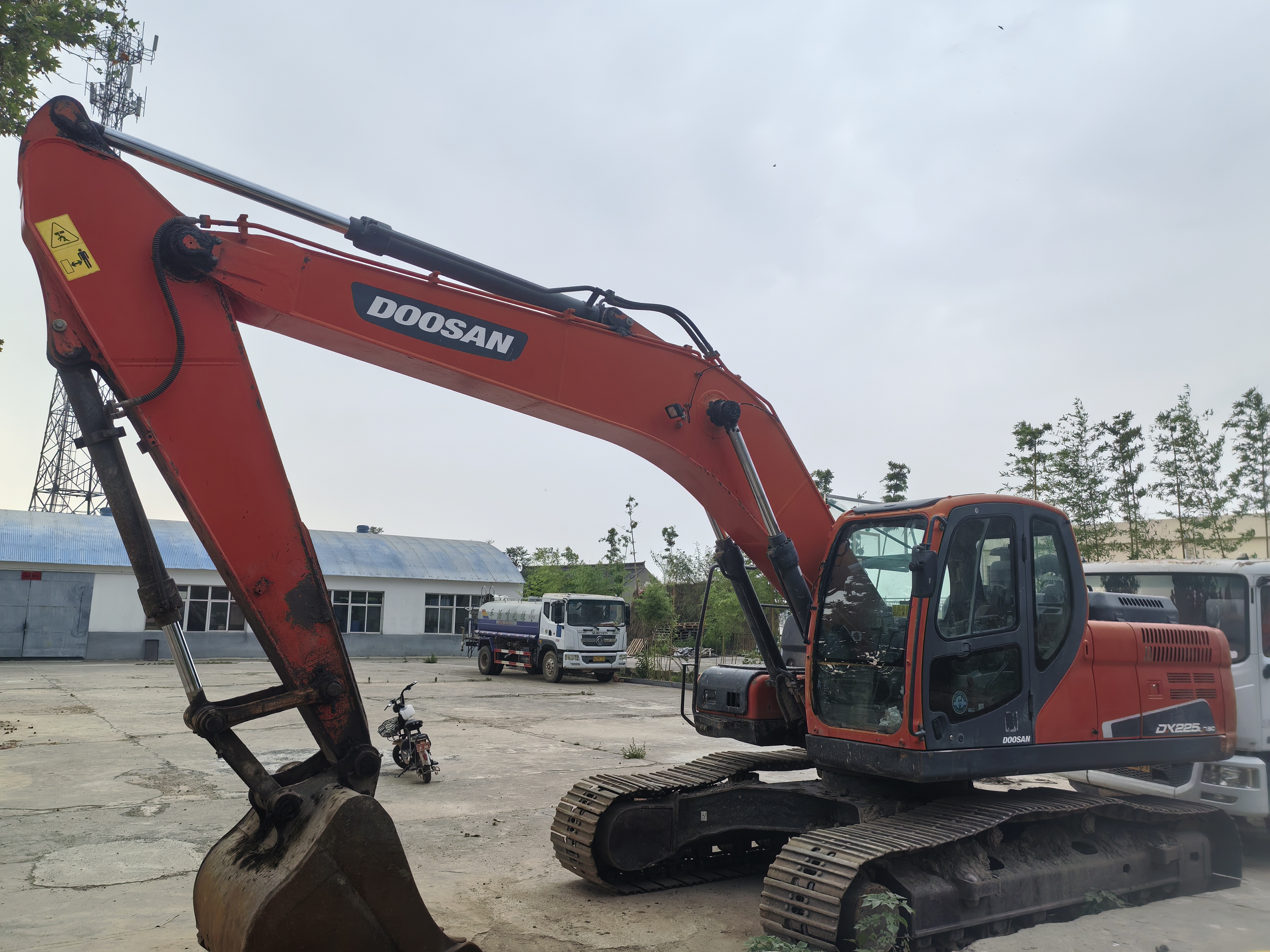 Doosan DX225LC-9C