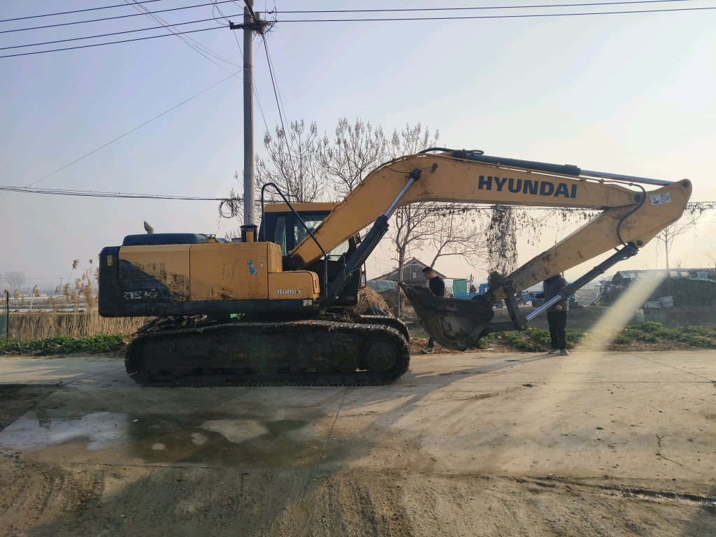 Hyundai R215VS