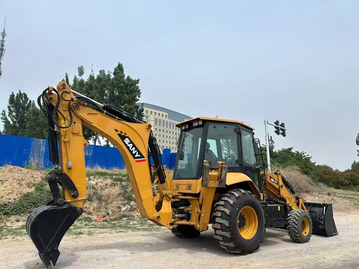 SANY BHL75