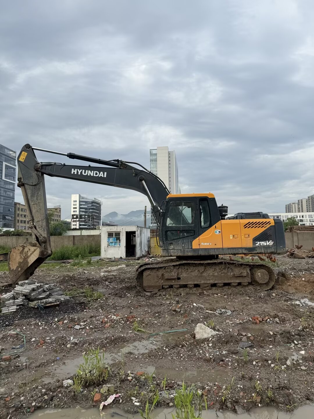 Hyundai R215VS