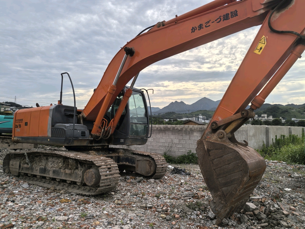 Hitachi ZX200-3