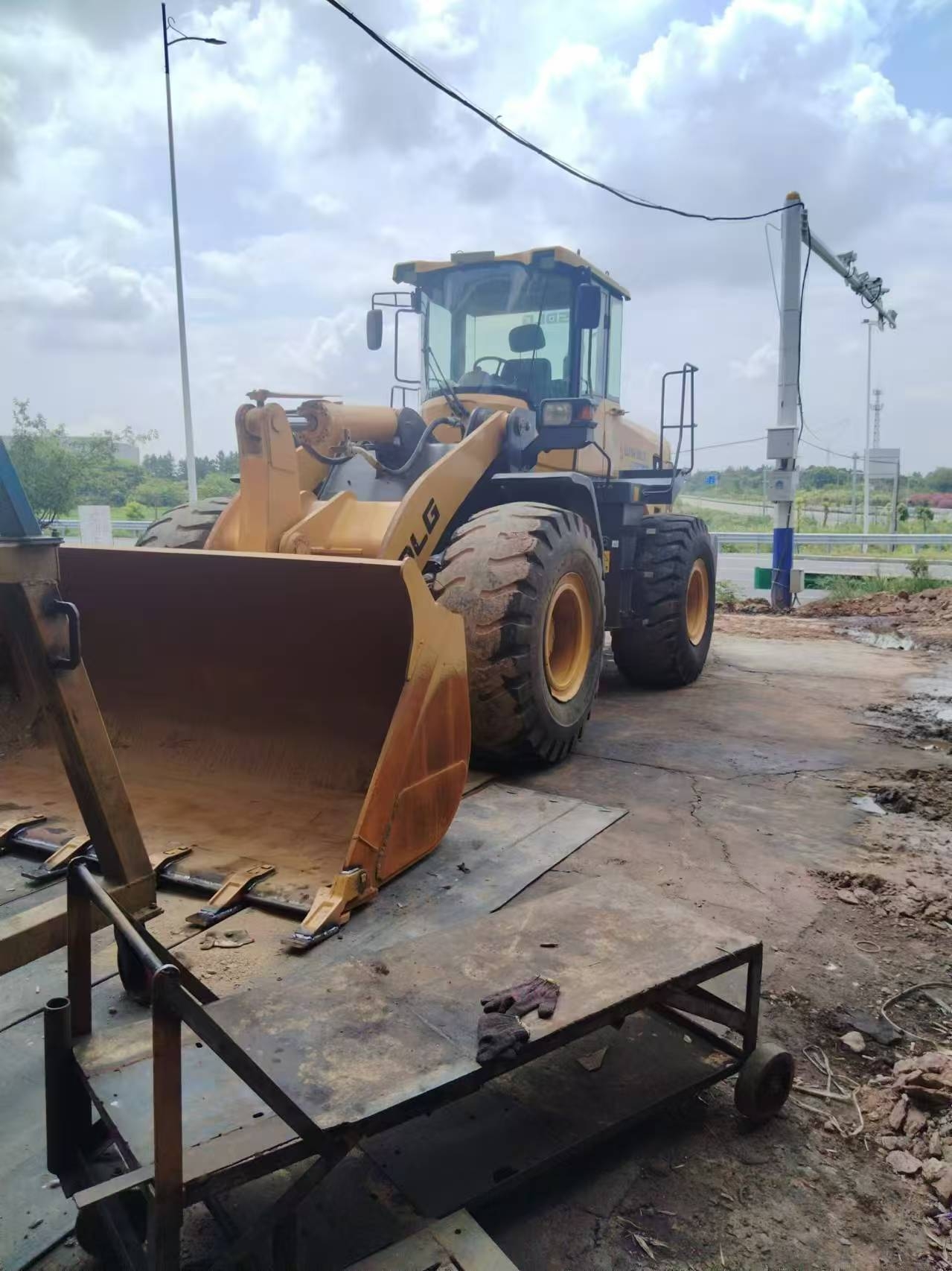 Shandong Lingong L955F