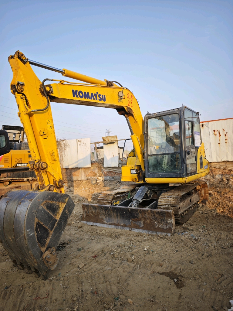 Komatsu PC70-8