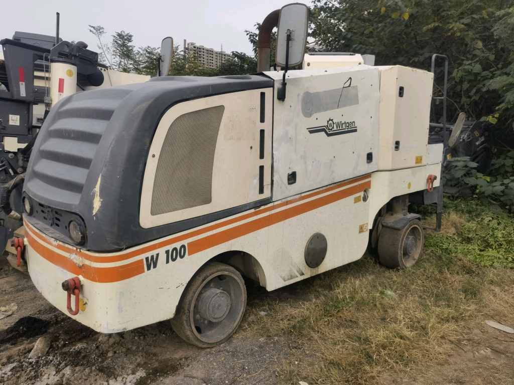 Wirtgen W100