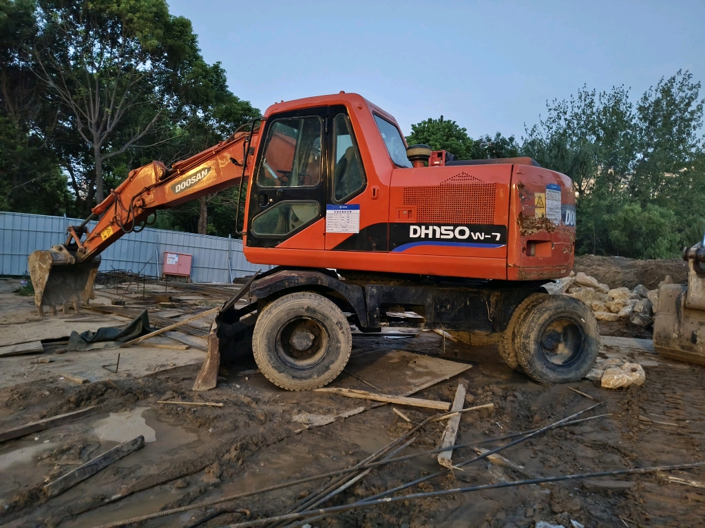 Doosan DH150W-7