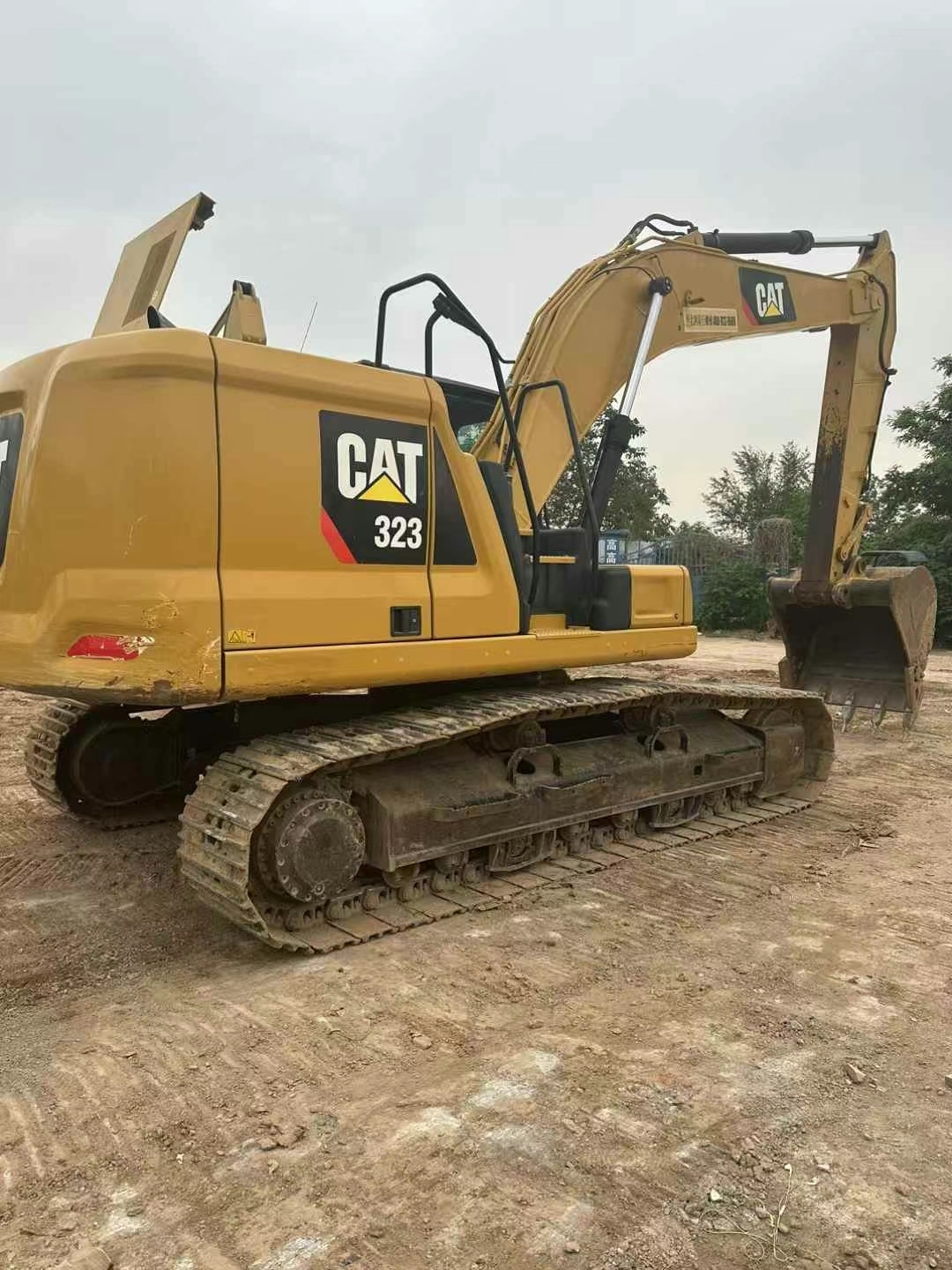 Caterpillar 323