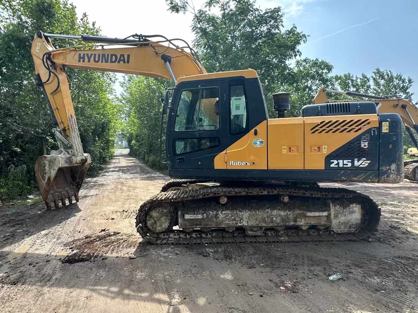 Hyundai R215VS
