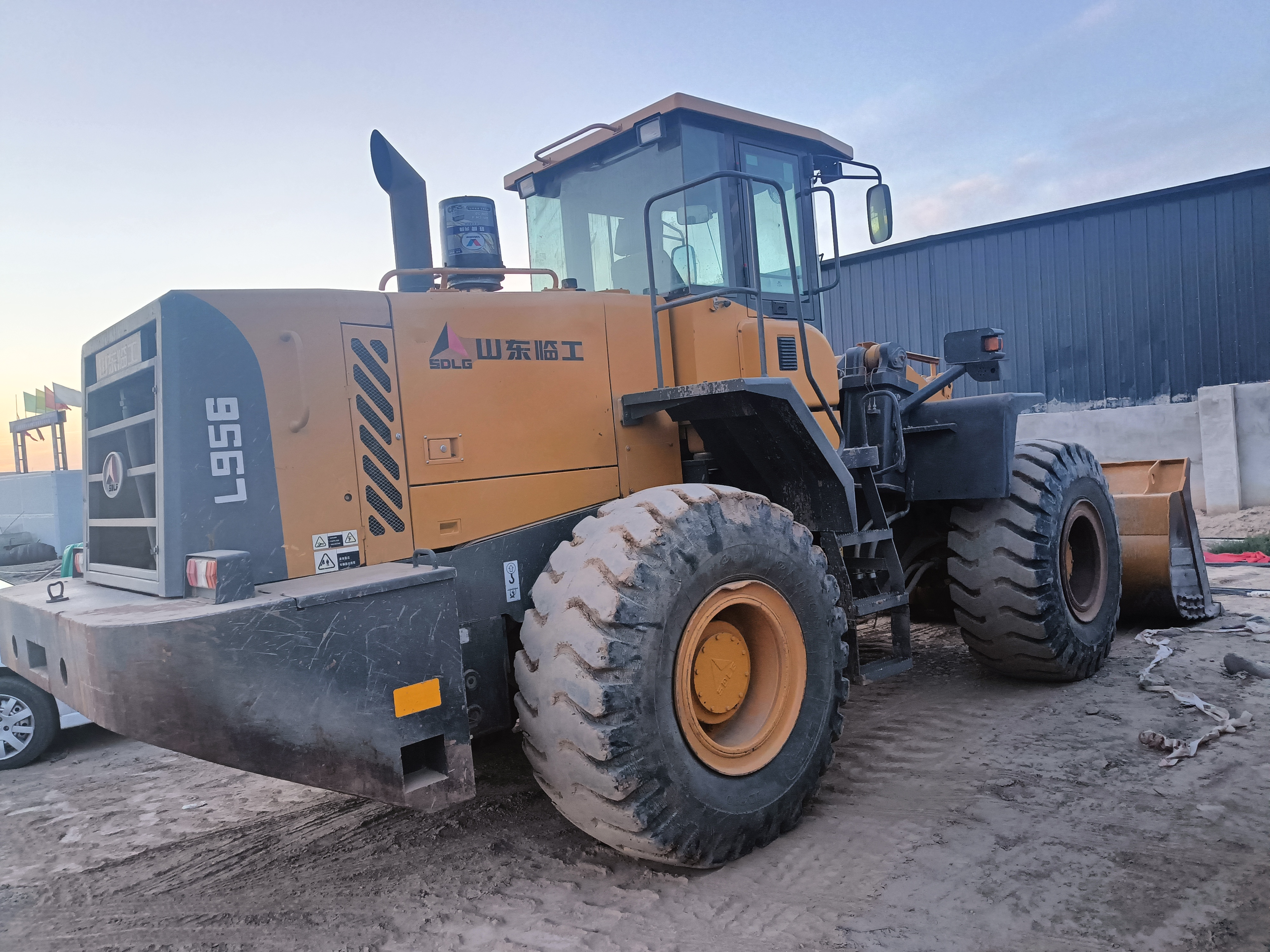 Shandong Lingong L956